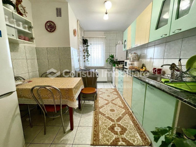 Apartament cu 3 camere de vanzare in cartierul Intre Lacuri